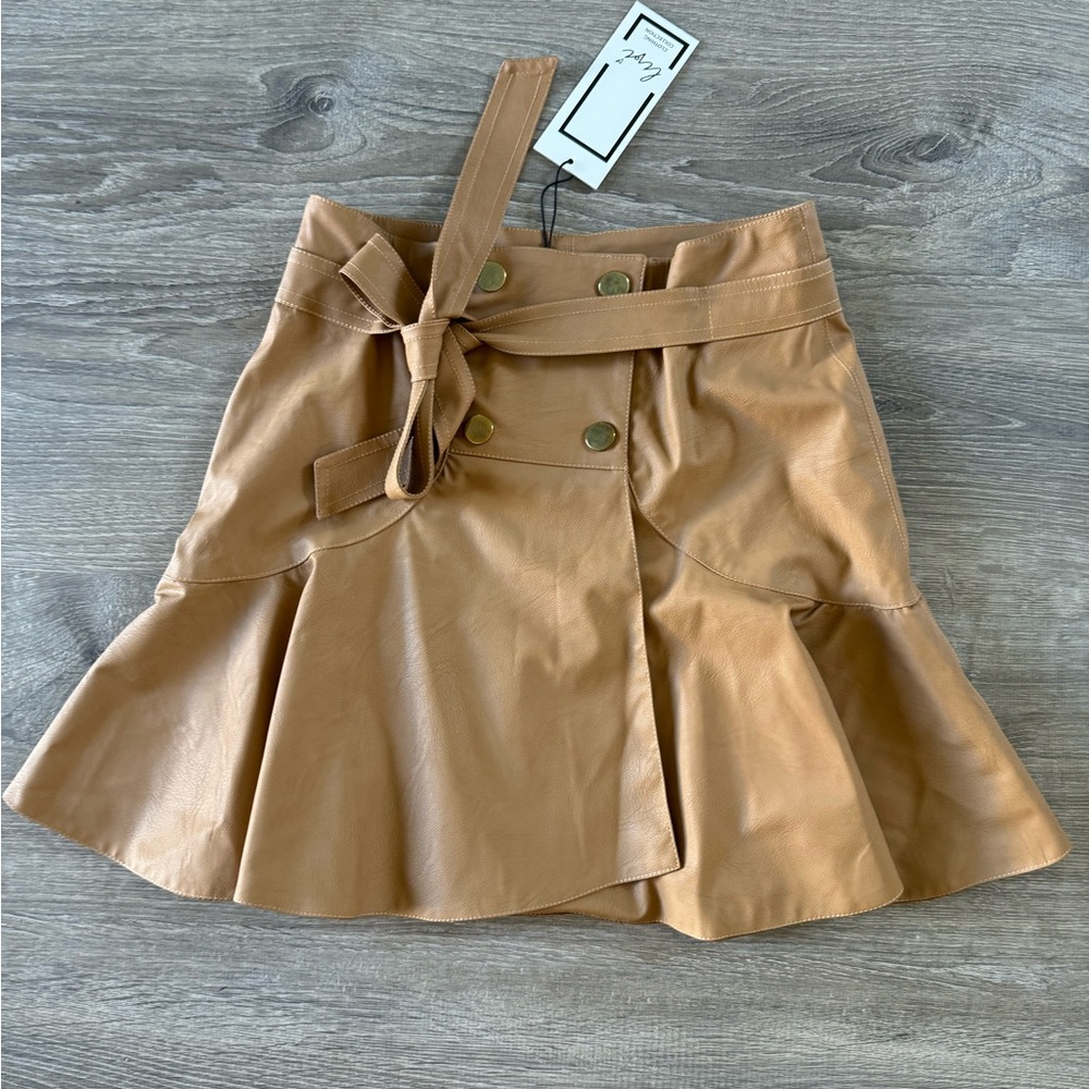 Chic Tan Mini Skirt with Belt